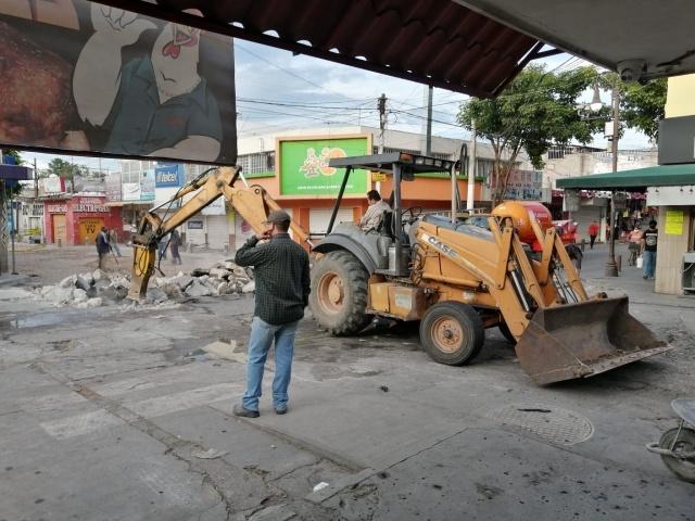Realizan obra de pavimentación en la calle Francisco Leyva, en Jojutla