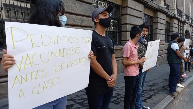 Insisten en pedir vacunas para estudiantes