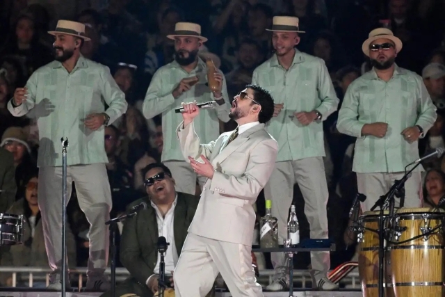 Bad Bunny transforma el Estadio GNP en la capital mundial del perreo durante su primer concierto en CDMX