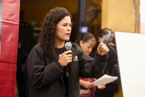 Luisa Alcalde exhibe contrato del PAN con joven convocante a marcha &lsquo;Generaci&oacute;n Z&rsquo;