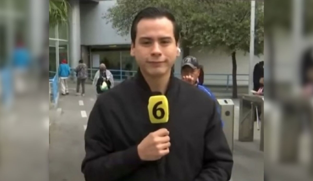 Hombre hace gesto vulgar a reportero tras quedarse sin tamal y se vuelve viral