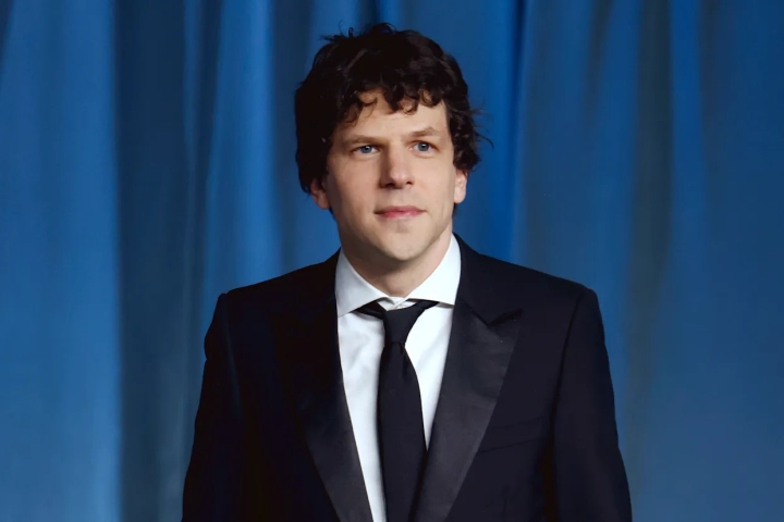 Jesse Eisenberg anuncia que donará un riñón de forma altruista: &#039;Estoy muy emocionado por hacerlo&#039;