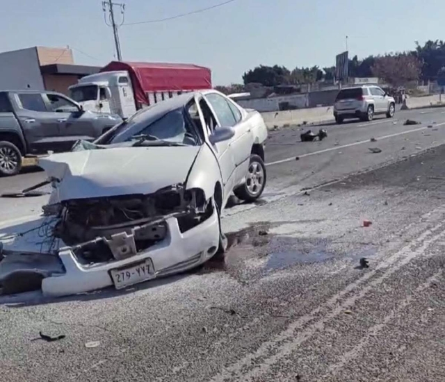 El autom&oacute;vil result&oacute; con severos da&ntilde;os.