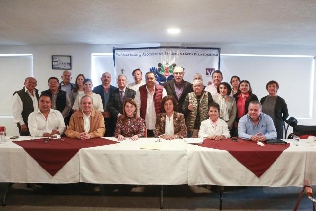 Margarita González Saravia plantea organización del primer foro de asociaciones civiles y sociales
