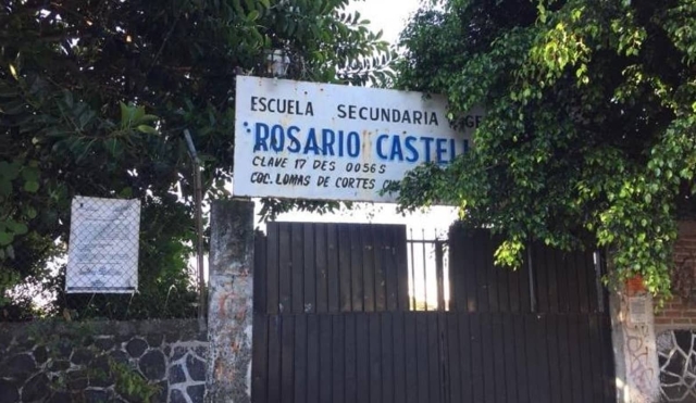 Protestan contra director de la Secundaria 13 &#039;Rosario Castellanos&#039;
