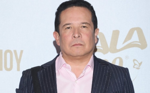 Gustavo Adolfo Infante desmiente romance con Mayela Laguna y se asesora legalmente