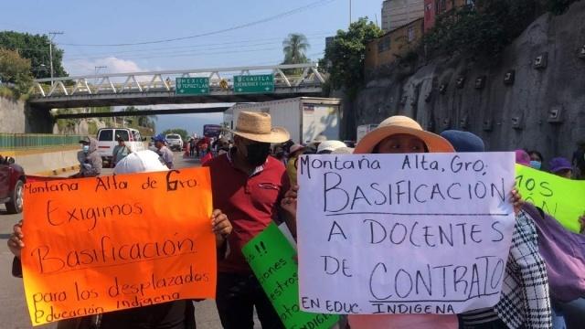 Los manifestantes no tuvieron compasión y cerraron el paso de miles de vehículos.