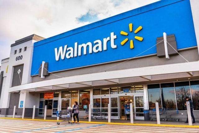 Adultos mayores podrán volver a ser &quot;empacadores&quot; en Walmart.