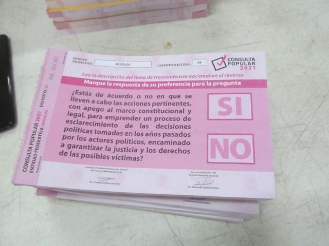  Para participar en la consulta popular de este domingo es necesaria la credencial de elector. Quienes la tramitaron hasta el 7 de julio podrán recogerla a más tardar el día 30 de este mes.