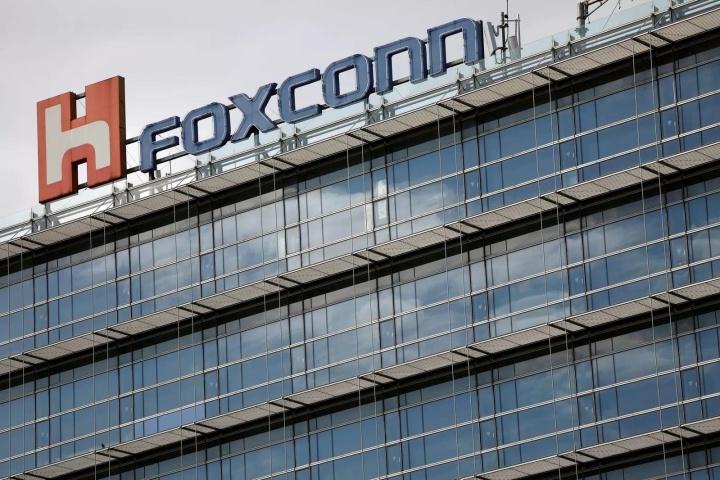 Foxconn busca restablecer la producción en la fábrica de iPhone en China