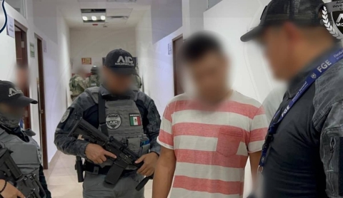 Golpeó a su concubina y a un adolescente