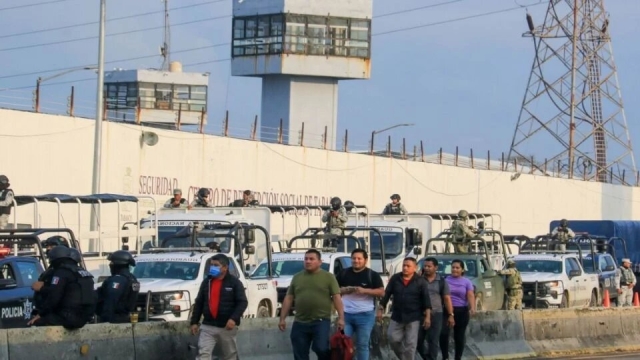 Confirman siete muertos y diez heridos tras motín en penal de Tabasco
