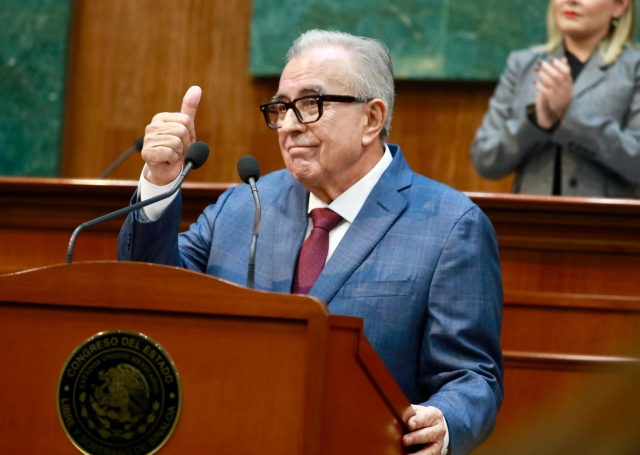 &#039;¿Con cuántas firmas se va, gobernador?&#039;, colectivo en Sinaloa reta a Rocha Moya