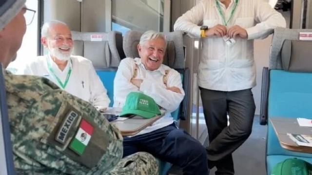 AMLO difunde video de su recorrido a bordo del Tren Maya