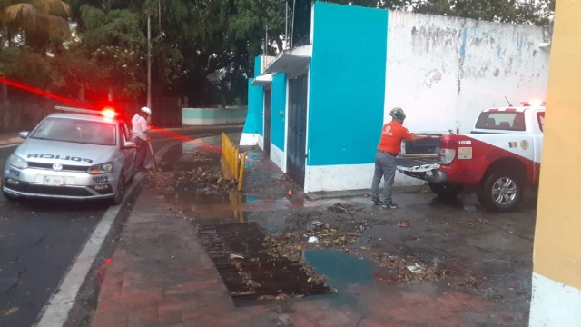 Granizada deja encharcamientos menores en el poniente