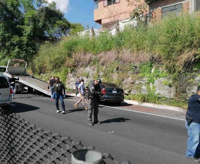 La circulación estuvo cerrada en ese tramo de la autopista durante aproximadamente dos horas.