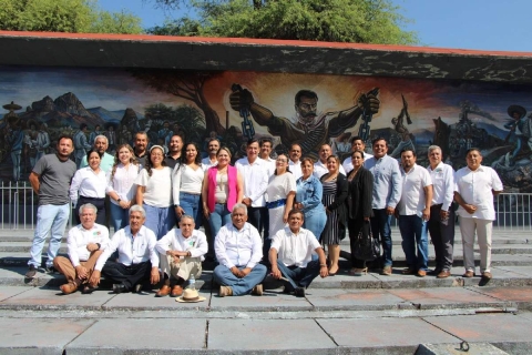 Los integrantes del nuevo Consejo de Cronistas de Ayala.