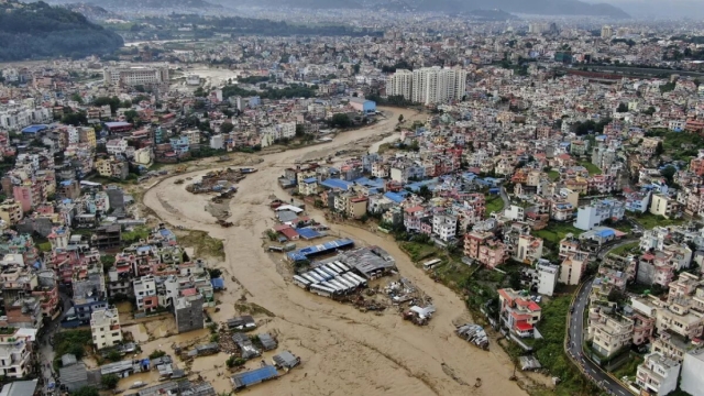 Inundaciones en Nepal dejan más de 100 muertos y decenas de desaparecidos