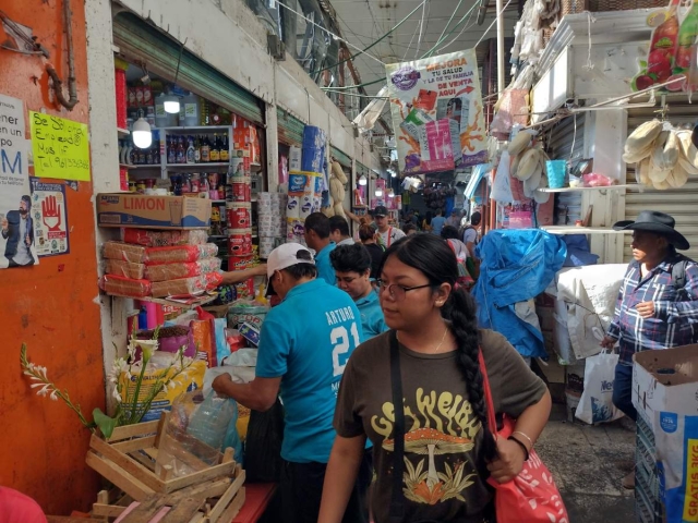 Peque&ntilde;os comercios resentir&aacute;n impuesto a cigarros y refrescos 