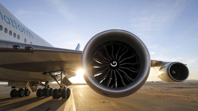 Fallece persona en Ámsterdam al ser succionada por motor de avión