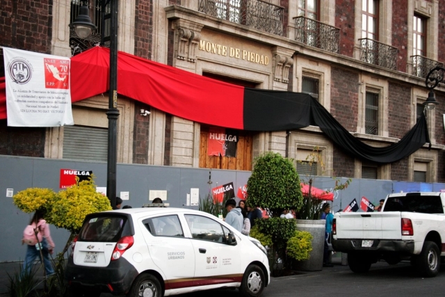 Renuncia del director del Nacional Monte de Piedad en plena huelga
