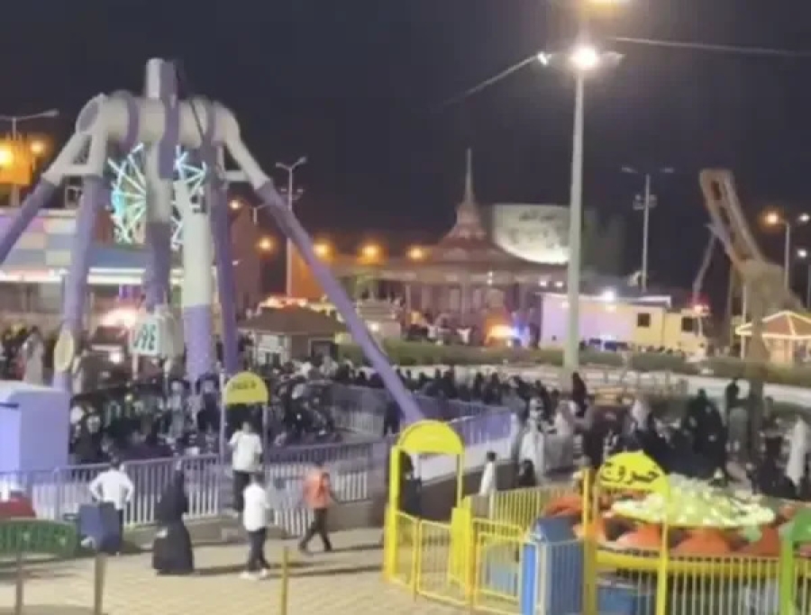 Colapsa juego mecánico en Arabia Saudita; 23 personas resultan heridas