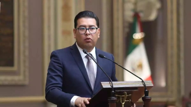 Senador Néstor Camarillo renuncia al PRI y reduce bancada a 13 legisladores