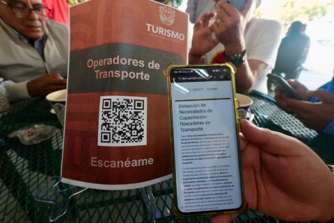 Taxistas reciben capacitaci&oacute;n para fortalecer la atenci&oacute;n a turistas en Morelos. 