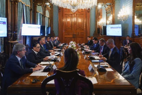 Sheinbaum destaca relación de respeto con EU tras reunión con Noem