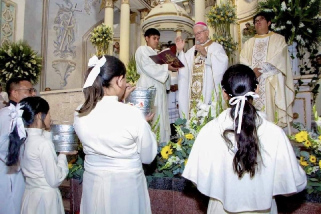 El Obispo de Cuernavaca, Ram&oacute;n Castro, ofici&oacute; una misa el s&aacute;bado en conmemoraci&oacute;n de la reapertura del templo de San Agust&iacute;n.