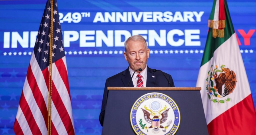 Cárteles 'se están yendo a la quiebra', afirma embajador Johnson