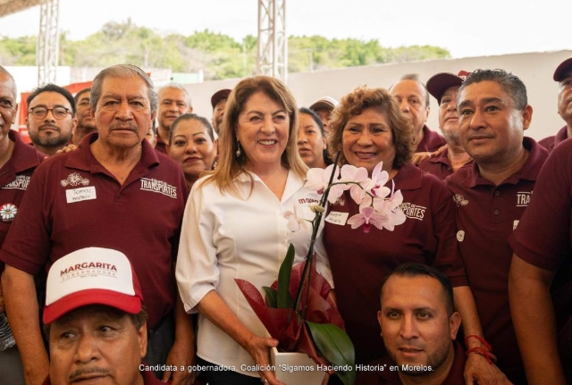 La aspirante de la coalición “Sigamos haciendo historia” se reunió con líderes de transportistas.  