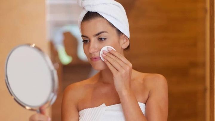 Así es como te debes secar la cara para cuidar y estimular tu piel