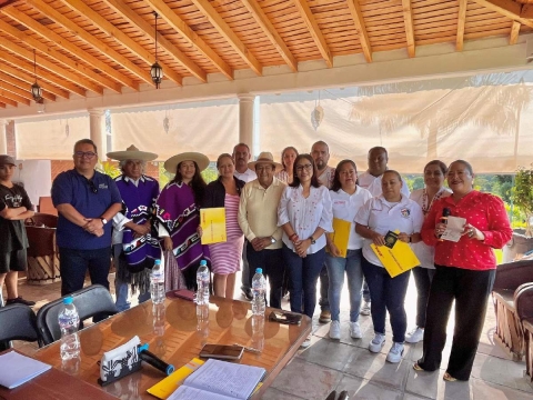 Entregan visas en Yautepec para participación en carnaval en California