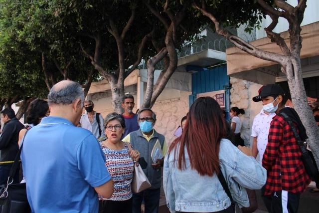 Usuarios afectados por el cambio de tarifa protestaron en las oficinas centrales del SAPAC.