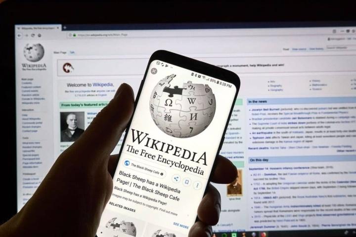 La guerra de Ucrania también se está librando en Wikipedia