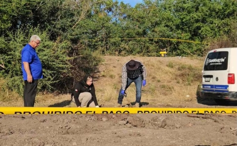 Tres mineros desaparecidos son identificados en fosas clandestinas de Sinaloa