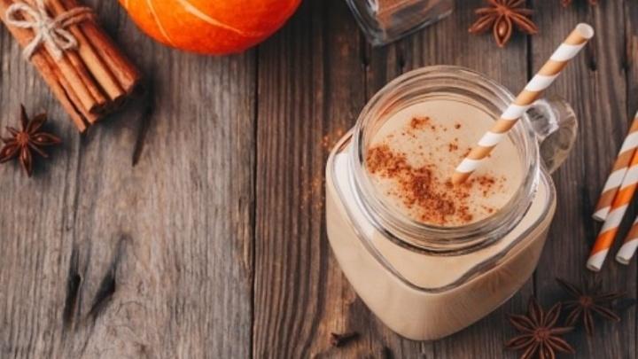 Smoothie de calabaza con manzana, disfruta de una rica bebida de temporada