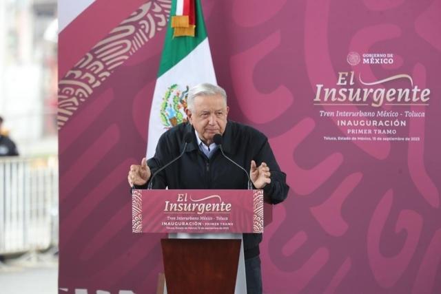 AMLO inaugura primer tramo del tren interurbano México- Toluca