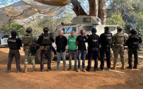 Detienen a siete presuntos integrantes del CJNG en operativo en Michoac&aacute;n
