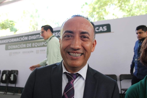 Se atienden todas las voces en el conflicto en la escuela “Rosario Castellanos”, afirmó Raúl Aguirre, director del IEBEM.  