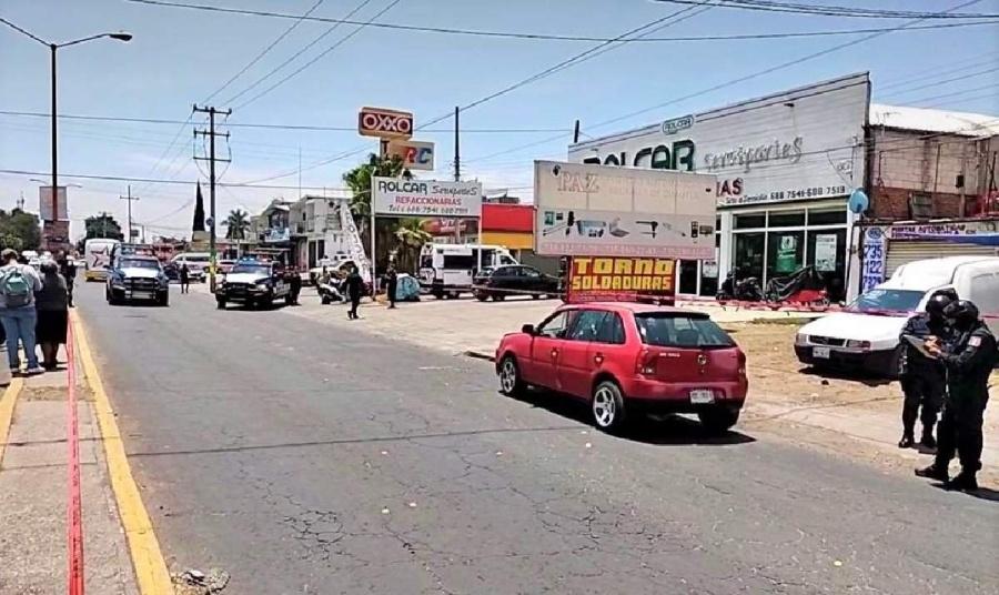 Una de las víctimas quedó sin vida dentro del automóvil.