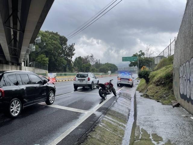 Se arrojó desde un puente