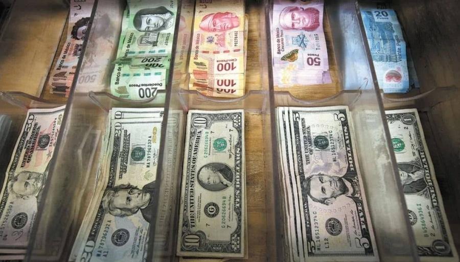 El peso gana frente al dólar.