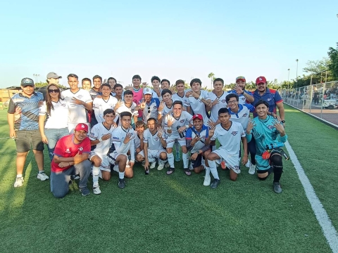 La escuadra de Cuernavaca se puso arriba en el marcador apenas a los tres minutos de juego y logró mantener sin daño su portería. 