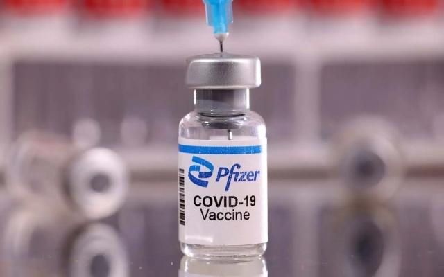 Pfizer y BioNTech probarán vacuna universal contra amplia variedad de COVID-19