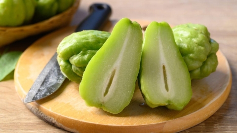 Aprovecha los beneficios del chayote crudo con estas 2 bebidas fáciles