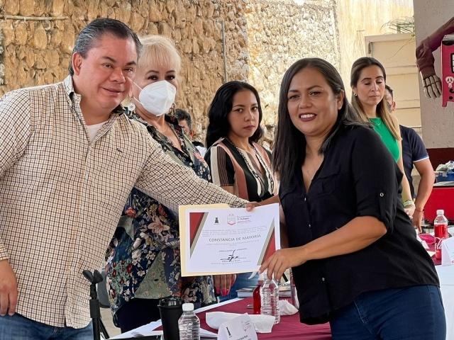 Ayuntamiento de Jiutepec entrega constancias de mayoría a autoridades auxiliares