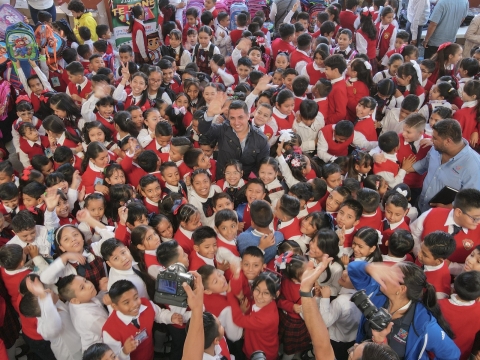 Apoya Éder Rodríguez a estudiantes del municipio para este regreso a clases