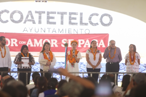 Entregan gobernadora Margarita González Saravia y presidenta Claudia Sheinbaum tarjetas del FAISPIAM